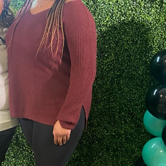 Burgundy sweater with crossed back from fashion nova - Picture 6 of 6
